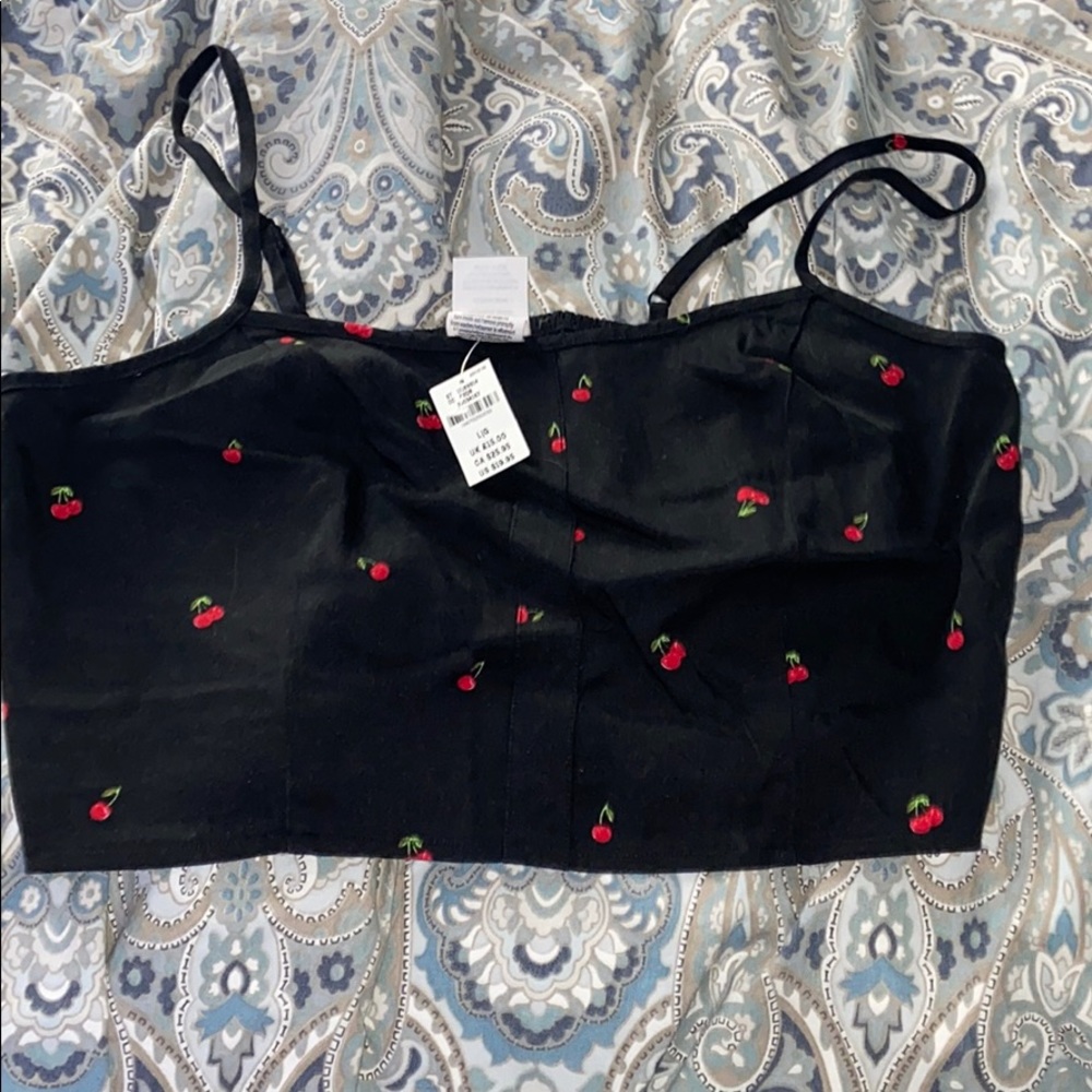 cropped tank top